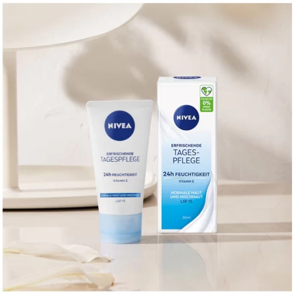 Nivea Crema hidratanta pentru fata cu SPF 15, 50 ml - image 2