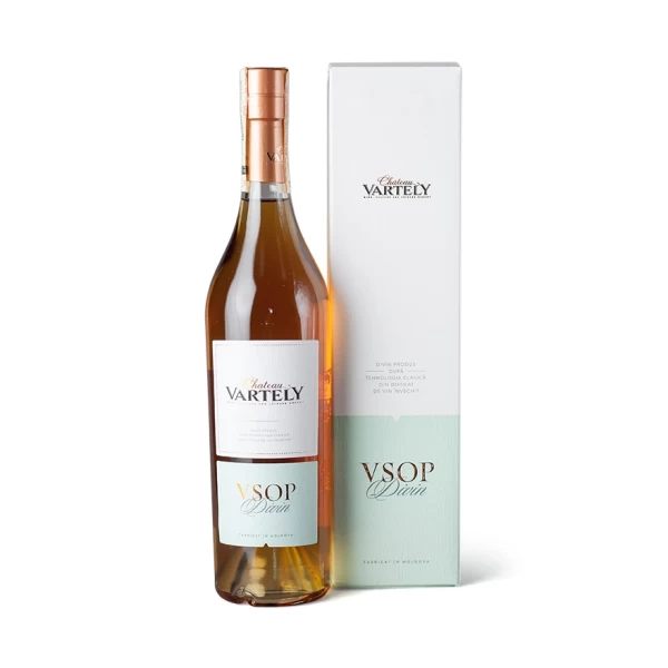 Chateau Vartely Divin VSOP 0.5L in cutie - image 1