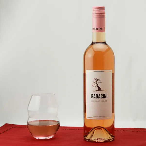 Radacini Vin Merlot Rose rose sec 0.75 l - image 2